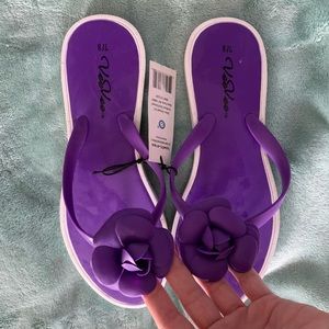 Bright Purple and White Flower Flop Flops 🌸